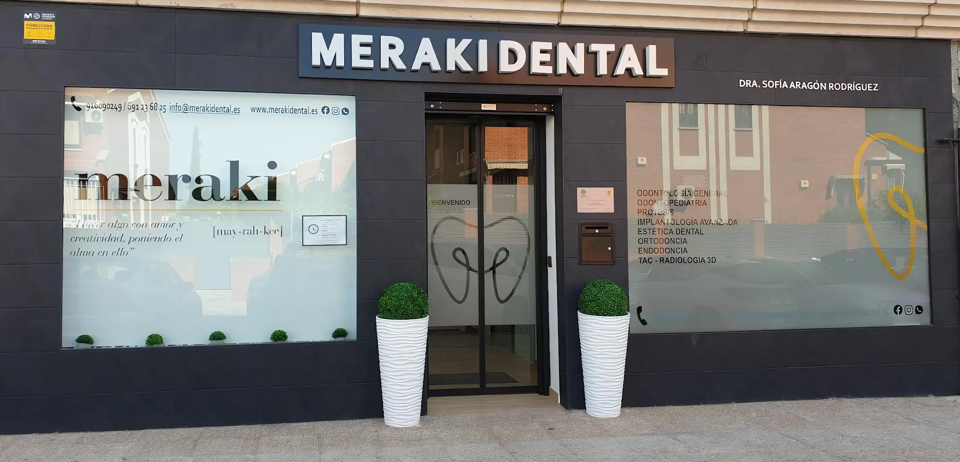 Fachada clínica dental en Alcalá de Henares